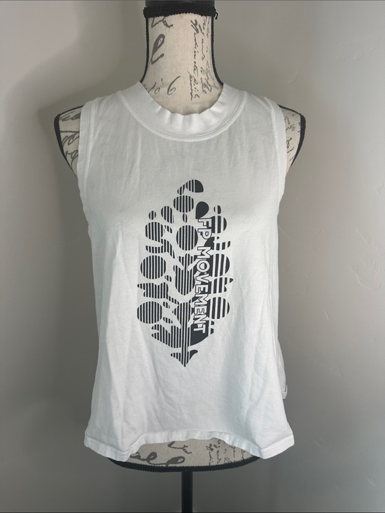 FP Movement by Free People Tops - Free People Movement White Sleeveless Graphic Tank Top - Movement Print M